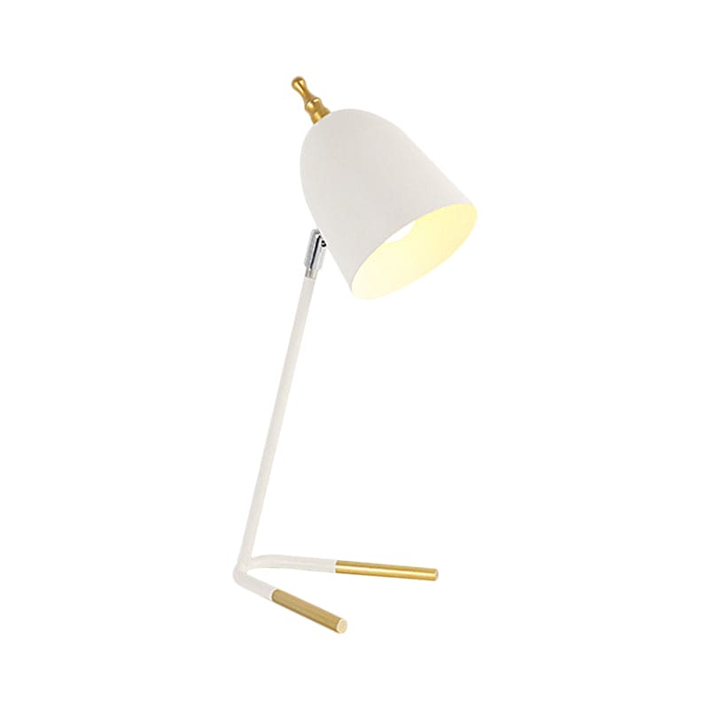 Lampe de table en métal à abat-jour dôme