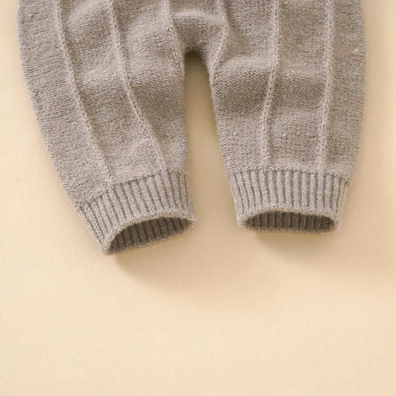 Ensemble bébé en coton doux avec bonnet assorti