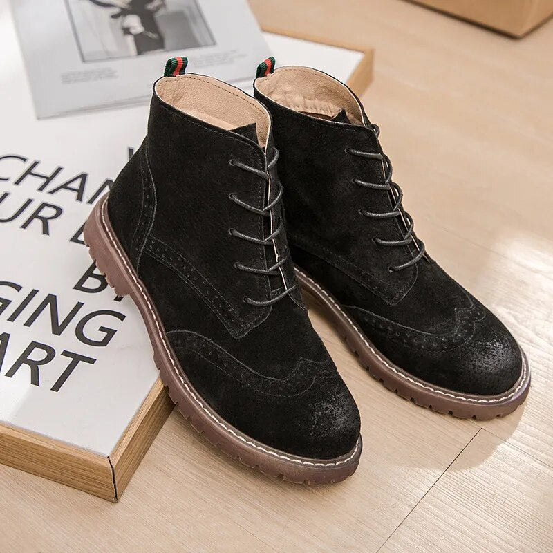 Bottes en daim élégantes à talon moyen