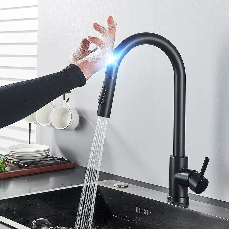 Mitigeur de cuisine tactile rétractable à capteur intégré
