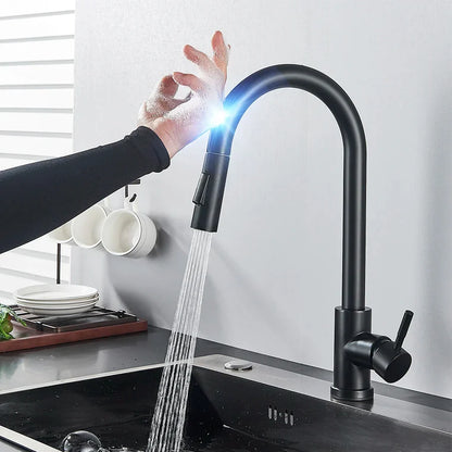 Mitigeur de cuisine tactile rétractable à capteur intégré