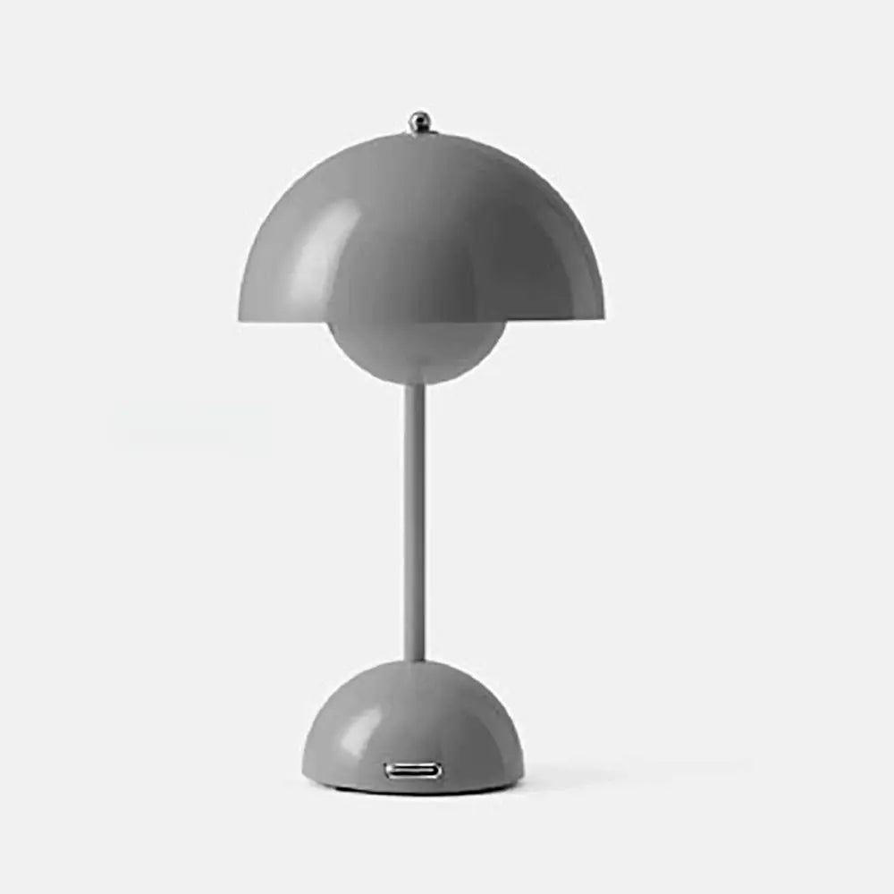 Design Table Lamp with Chic Lighting